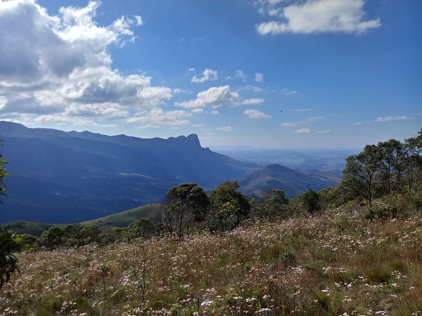 Serra_do_Papagaio_Cortada_1